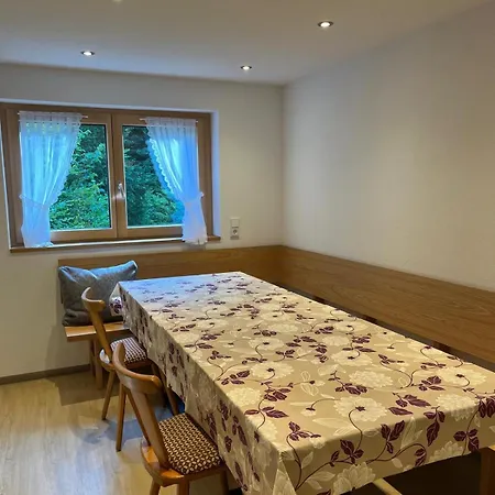 Apartment Haus 84 *