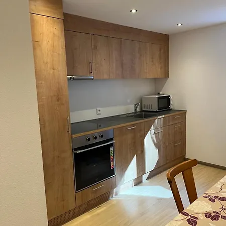 Apartment Haus 84 *